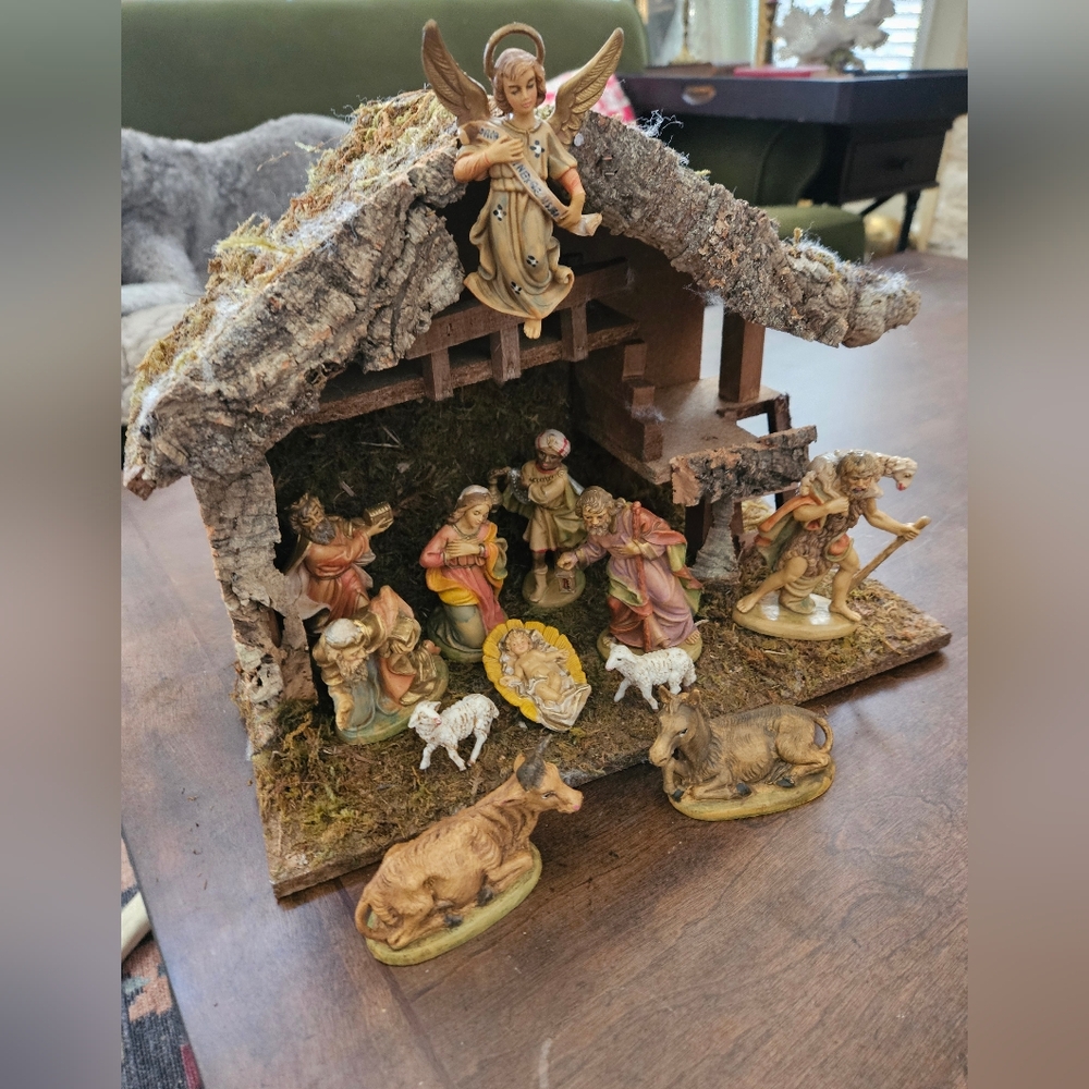 Fontanini Depose Italy Vintage Nativity Set of 12 With Stable